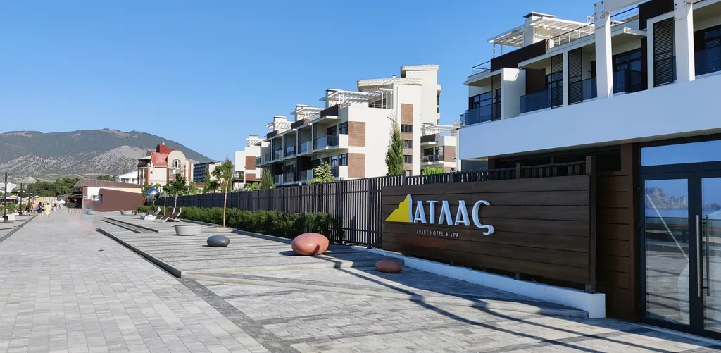 Апартаменты в Atlas Apart-Hotel SPA, вид на море и 4 бассейна