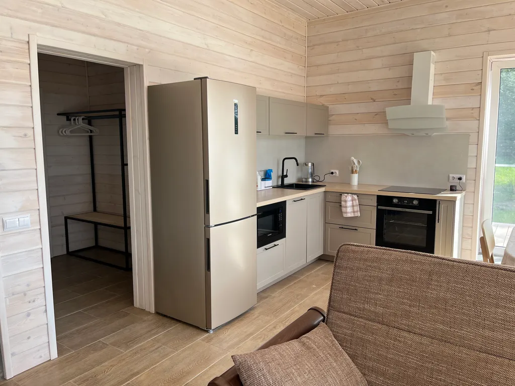 Домик в Карелии на берегу озера