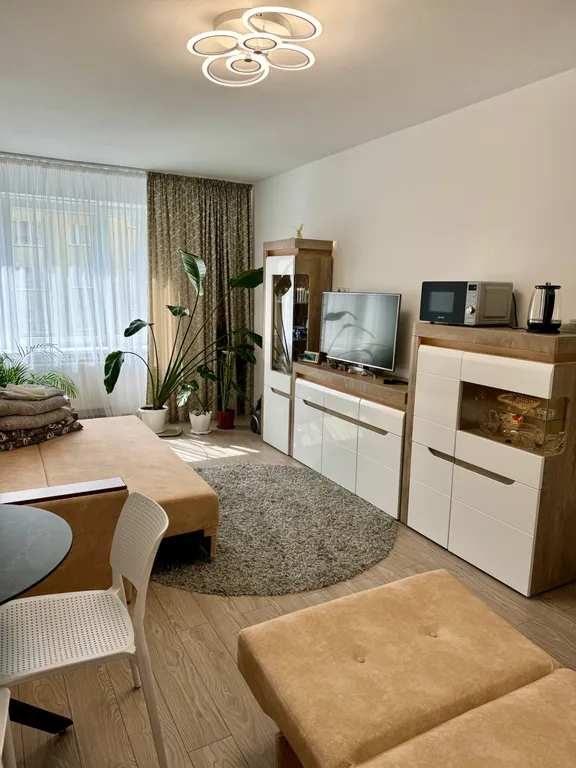 Уютная комната в двухкомнатной квартире недалеко от моря и парка