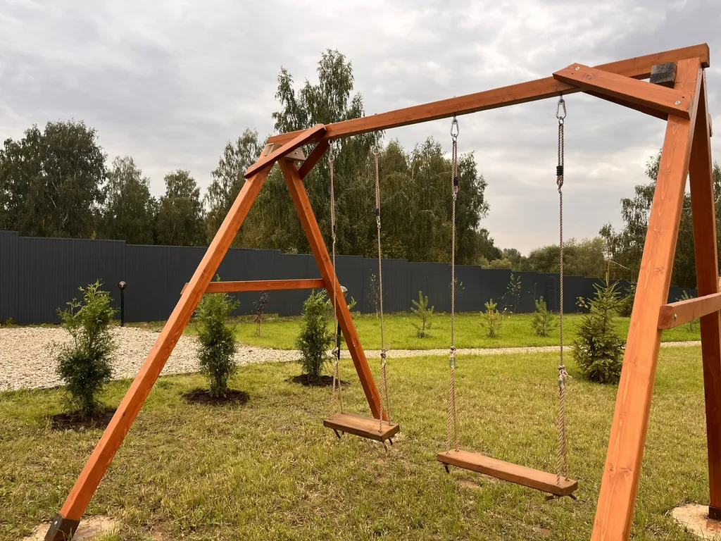 Дом у реки с баней