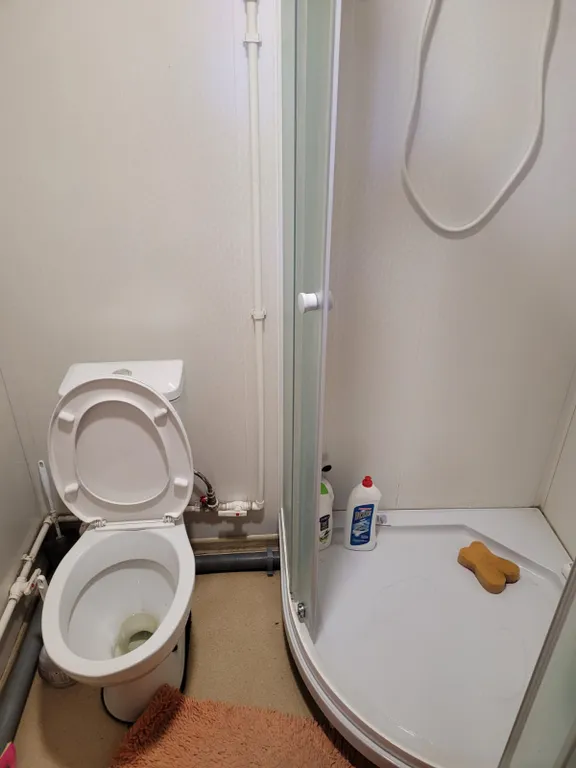 Домик на озере Шира