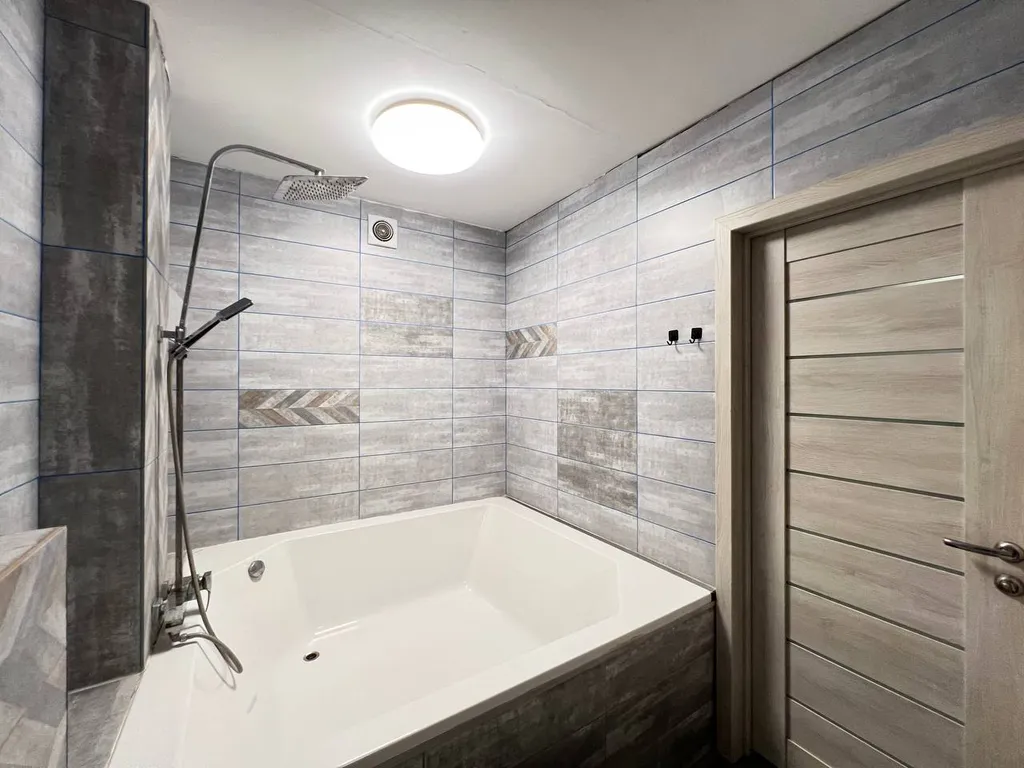 Трехкомнатная с оригинальным дизайнерским ремонтом ЦЕНТР