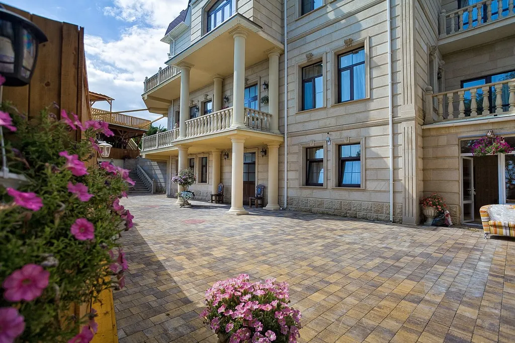 Коттедж Особняк в сосновом лесу с панорамным видом на море, горы — Восход