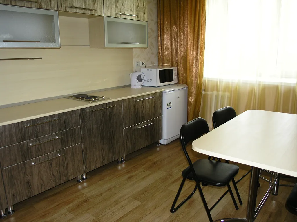 Просторная комфортабельная двухкомнатная квартира в многоэтажном доме