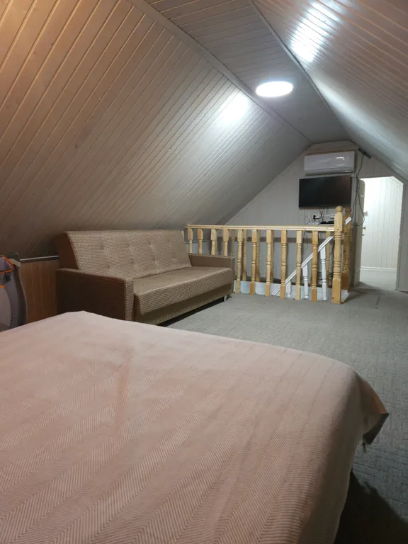 Уютный срубовой дом возле леса с тремя озёрами