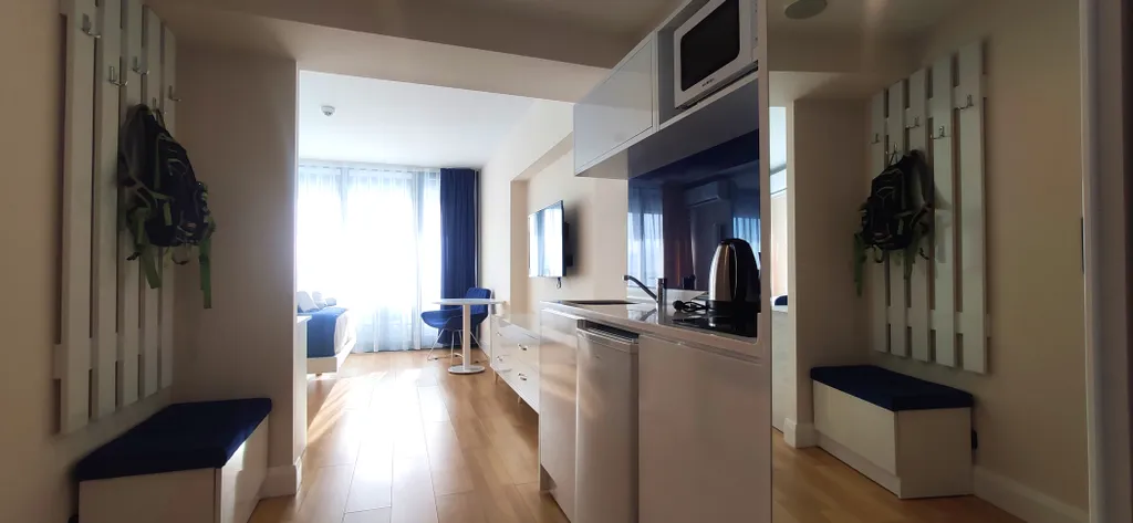 Апартамент-студио в Орби-сити с прямым видом на море