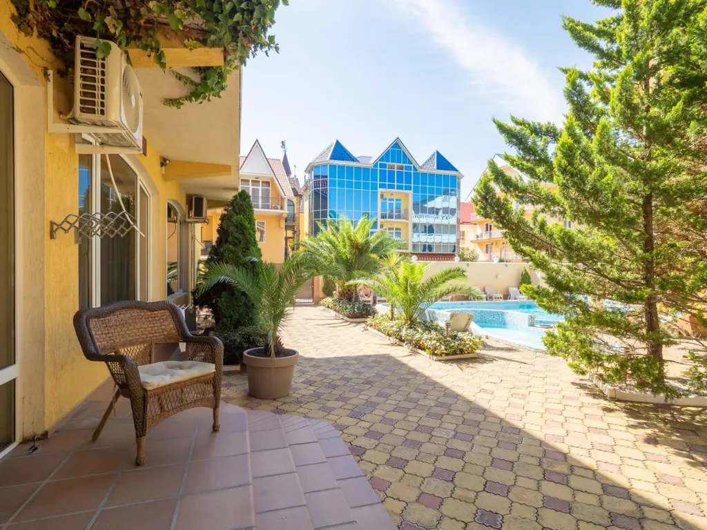 Квартира Квартира Уютная студия у моря с теплым бассейном — Сириус