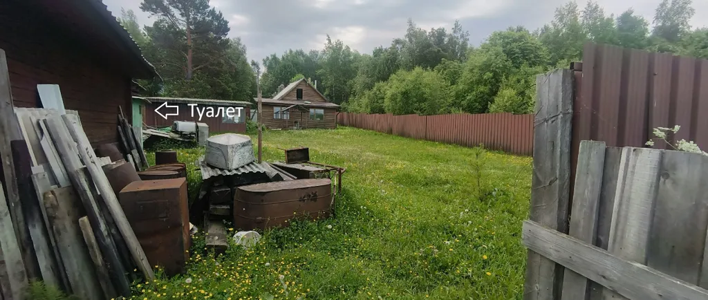 Дом у самого озера Байкал