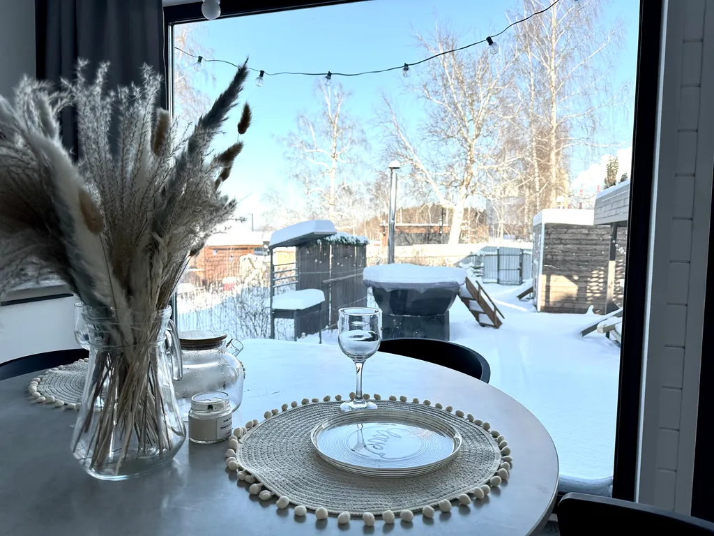 Домик у озера с баней и чаном