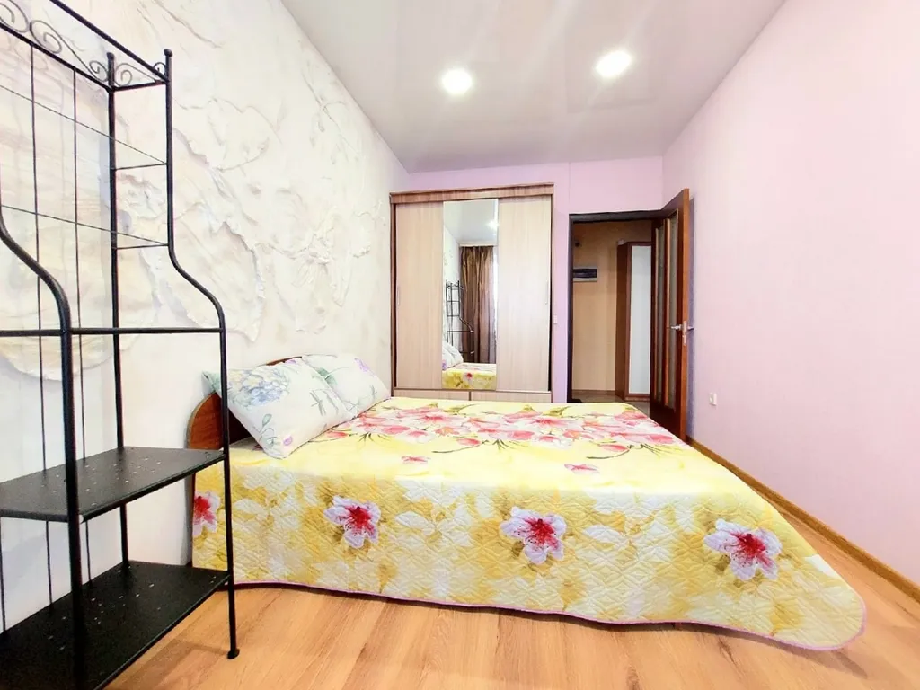 2-х комнатная квартира в тихом районе ЖК 8 Квартал