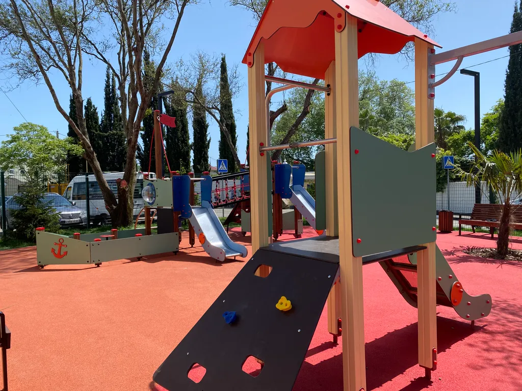 4-комнатная Квартира