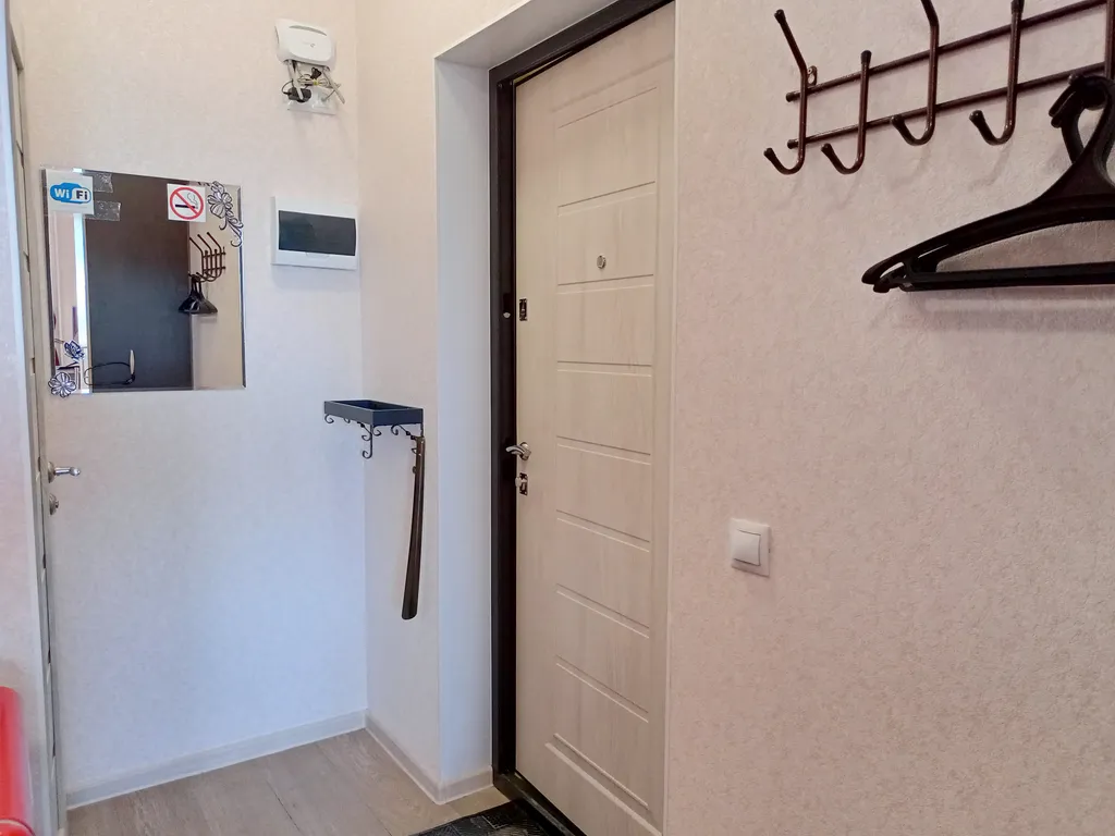 Уютная квартира-студия с диванчиком у жд вокзала и ТЦ Вавилон