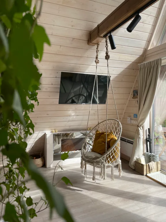 A-frame с банным чаном на берегу водоёма