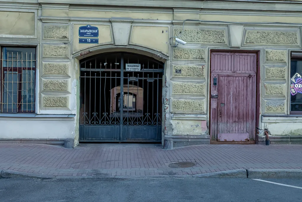Двухэтажная шкатулка у Литейного моста
