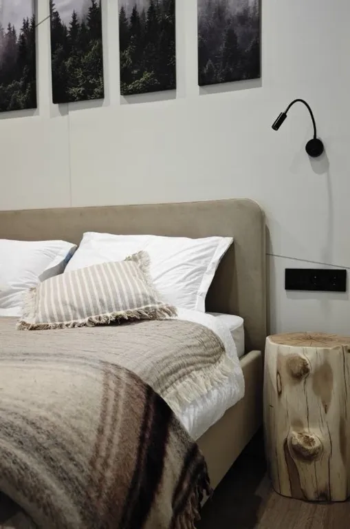 Загородный домик с камином и потрясающим видом на лес