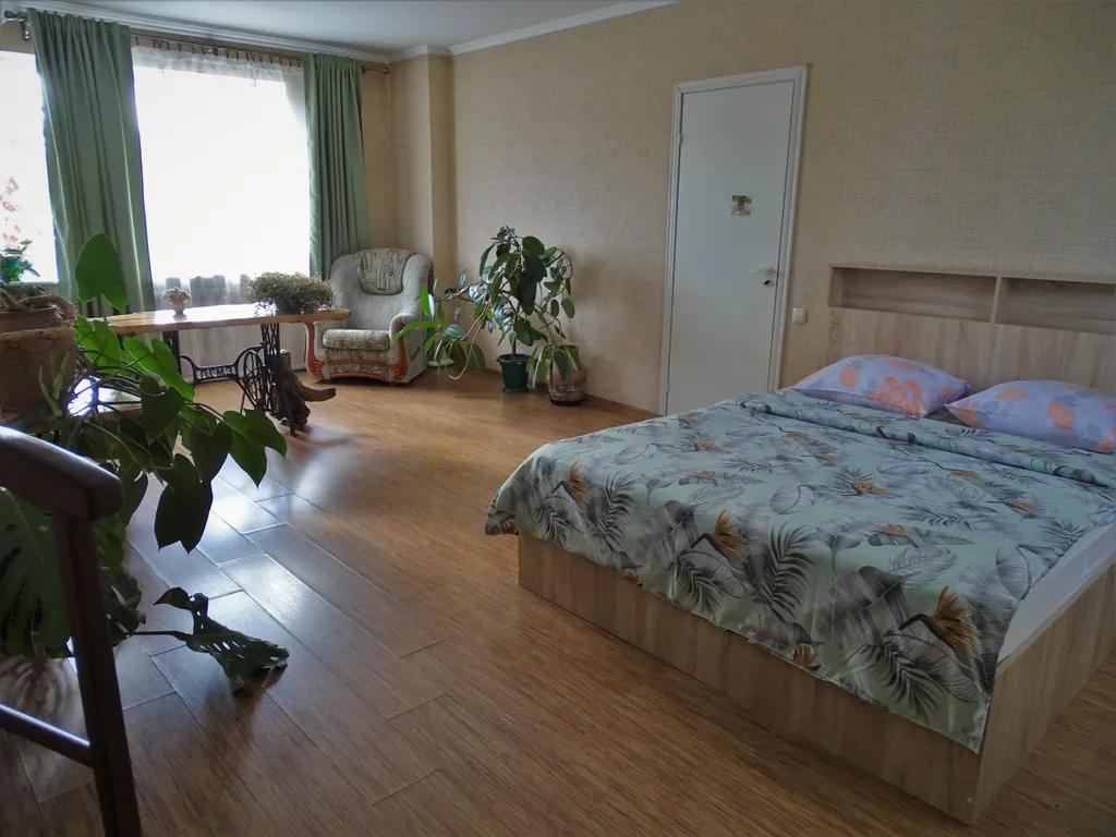 Дом под гнездом