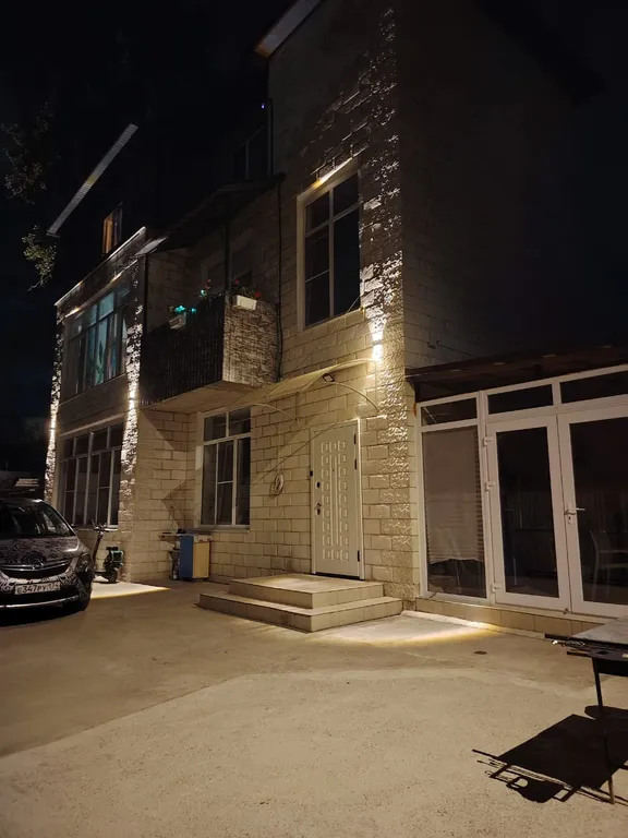 Комната с отдельной кухней в тихом районе, рядом с центром