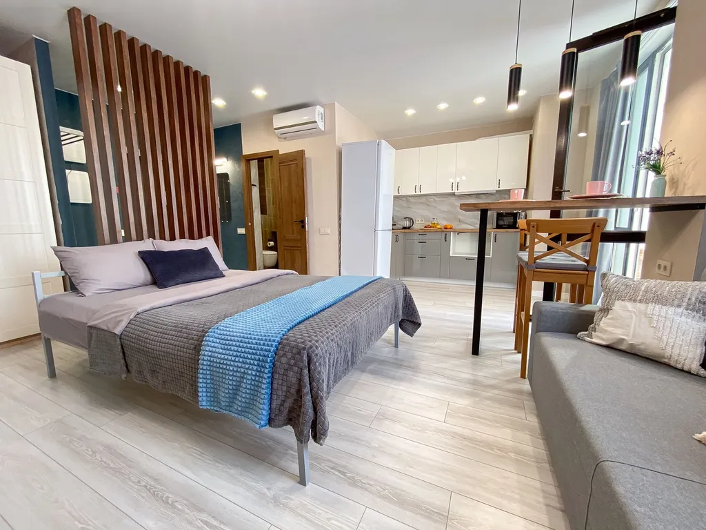 Студия с видом на Волгу