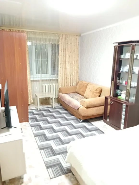 Чистая квартира с новым ремонтом рядом с ТЦ Космос