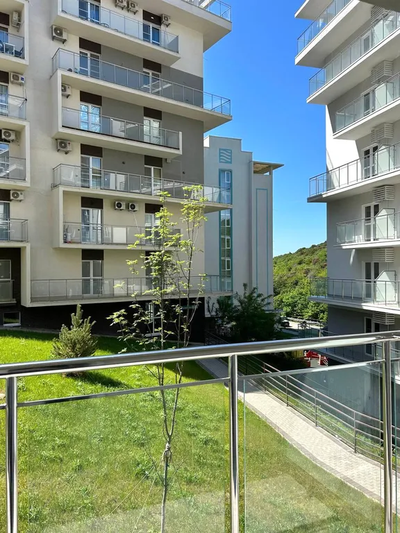 Квартира Апартаменты "AzurGarden" — Варваровка