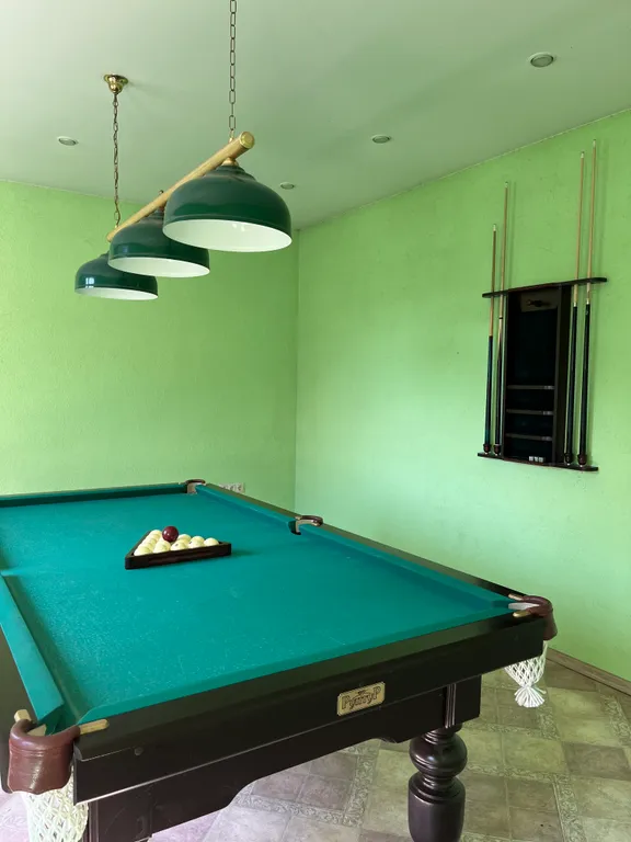 Шикарный загородный дом с бильярдом