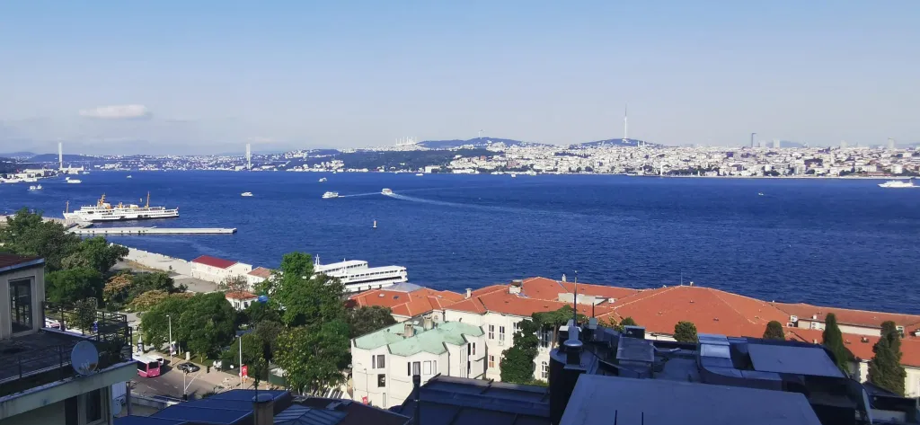 İstanbul boğaz manzaralı teraslı stüdyo daire