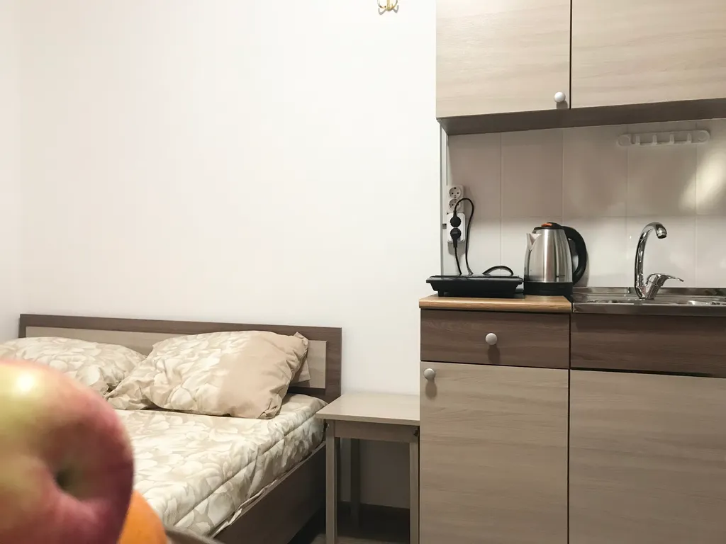 Компактная студия у библиотеки