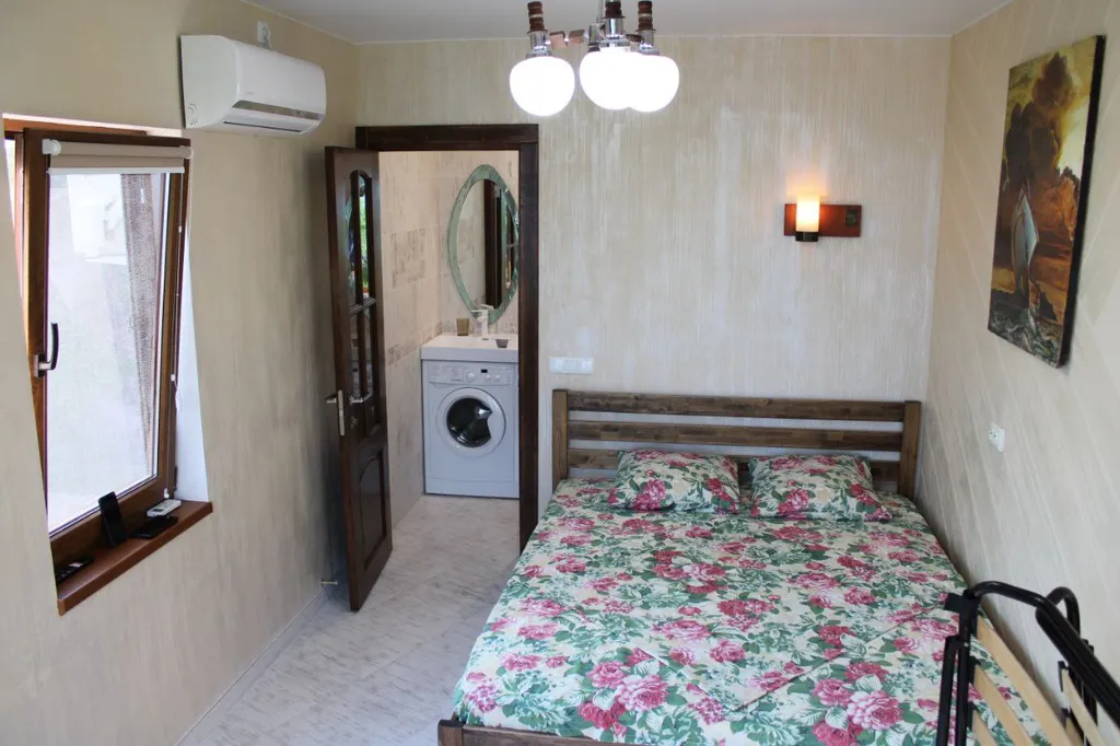 Коттедж Апартаменты на набережной с видом на море — Евпатория