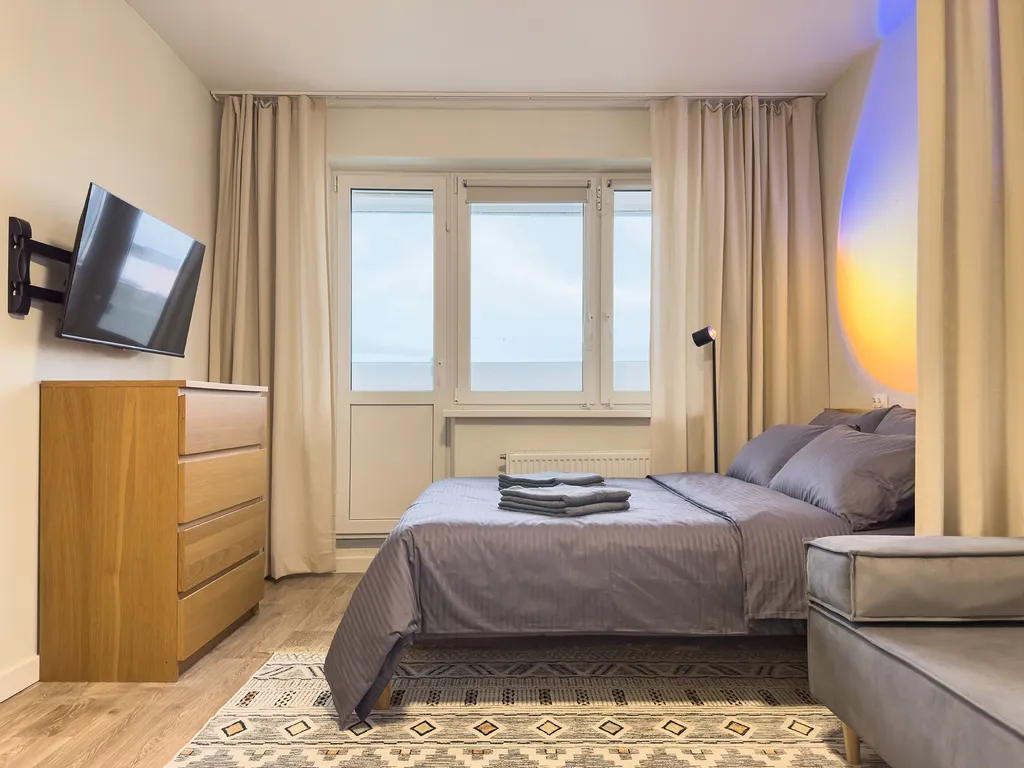 1к кв с видом на озеро. высокий этаж