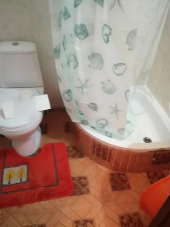 Дом в большом красивом закрытом дворе под ключ