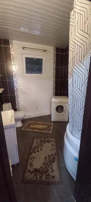 Коттедж Уютный дом рядом с морем в тенисом, фруктовом саду. — Южная Озереевка