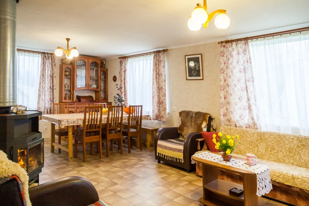 Дом на берегу реки