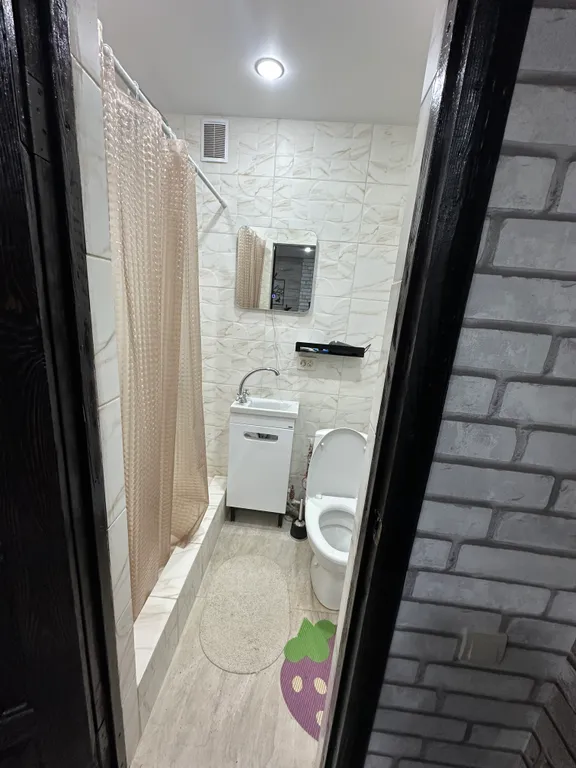 Квартира рядом с метро, от центра 10 минут