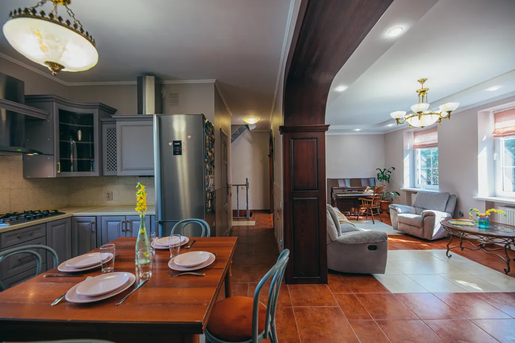 Комфортный дом в центре города, рядом с Верхним озером