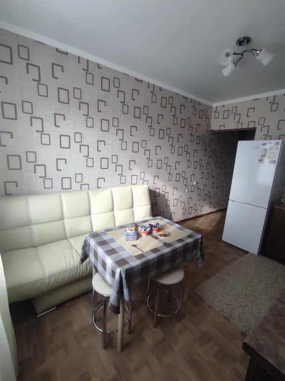 Просторная 1-комнатная квартира в Изумрудном — аренда посуточно в Саратов