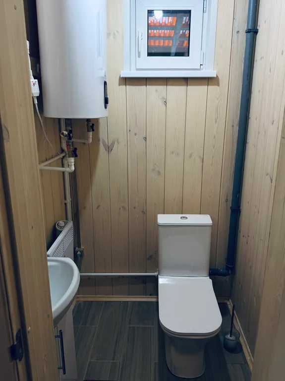 Дом с баней в доме с видом на лес и водохранилище