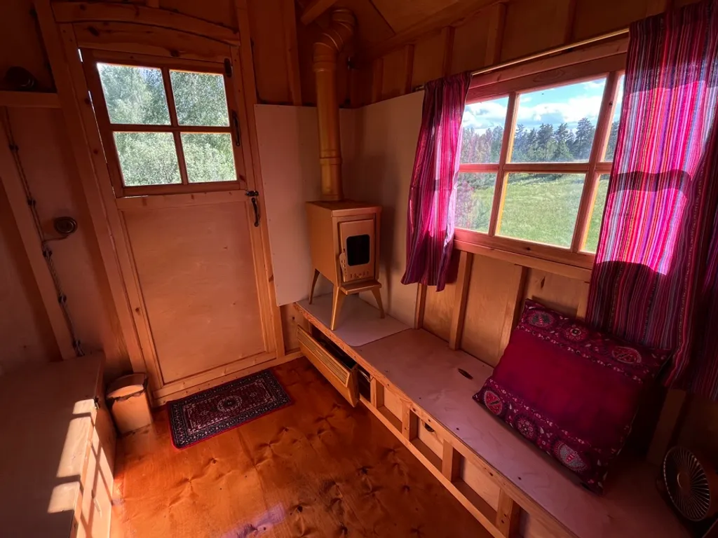 Уникальный арендный объект Кибитка на холме