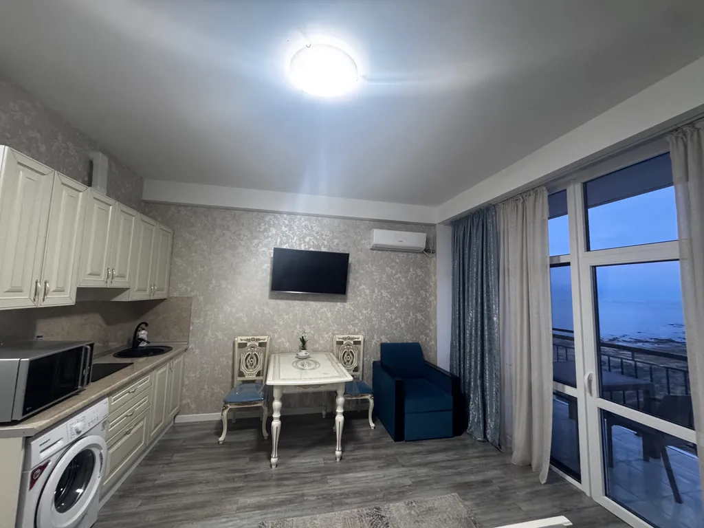 Студия с видом моря