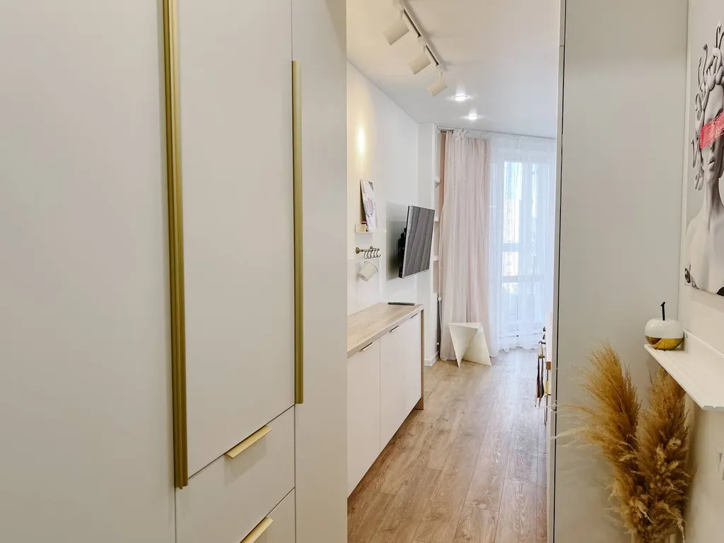 Современная студия с дизайнерским ремонтом рядом с жд вокзалом