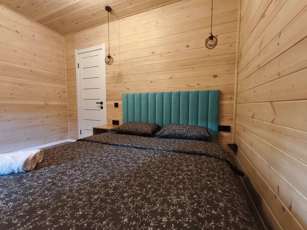 Домик с террасой и мангалом среди природы