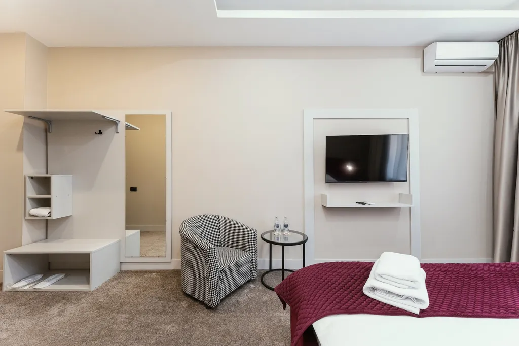 Мини-отель Imperial Joy находится на 2 этаже караоке-бара