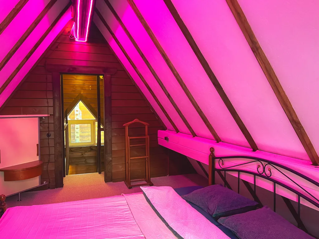 Двухэтажный дом с чаном и баней