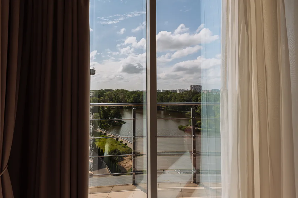 Очень большая квартира на берегу озера рядом с островом Канта