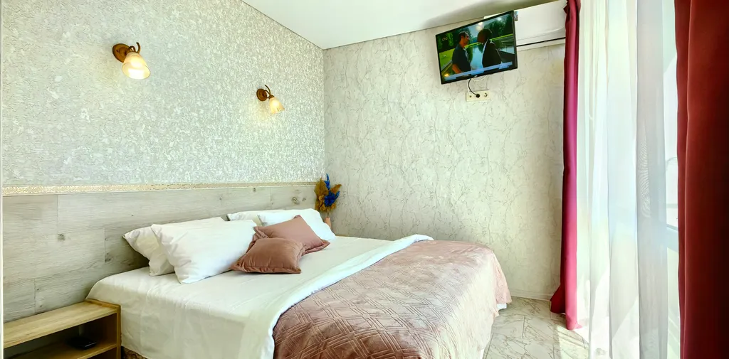 Квартира Двухкомнатные апарты с изолированными комнатами/кухня/стиралка/балконы — Судак