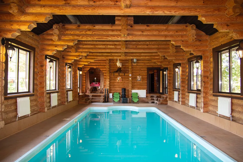 Дом охотника с бассейном для приятного отдыха