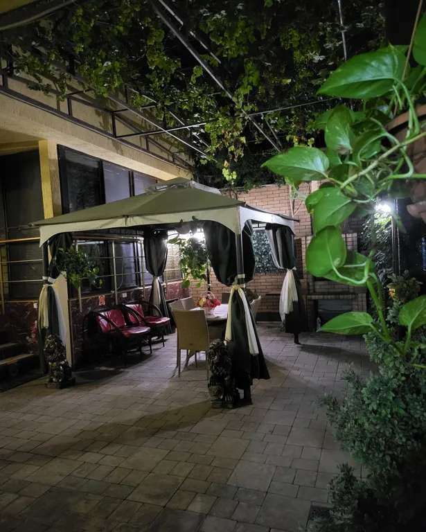 Шикарный трехкомнатный апартамент с кухней и балконом