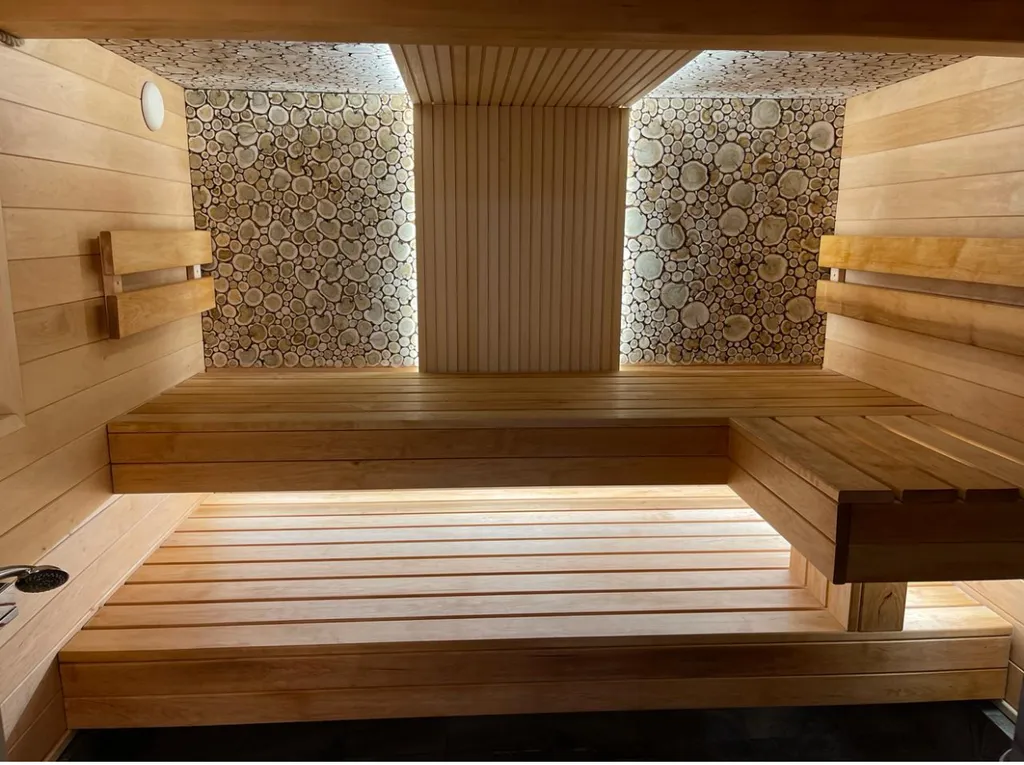 Уютный загородный дом с баней