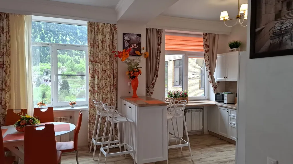 Уютные апартаменты в центре с панорамным видом на горы