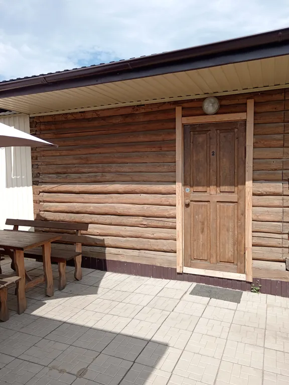 Гостевой домик вдали от берега и шума с кухней, туалетом, душем в домике