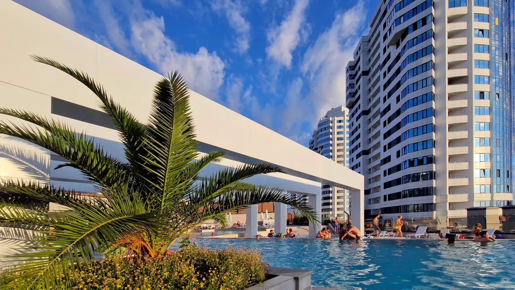 Квартира Двухкомнатная квартира у моря с бассейном — Адлер